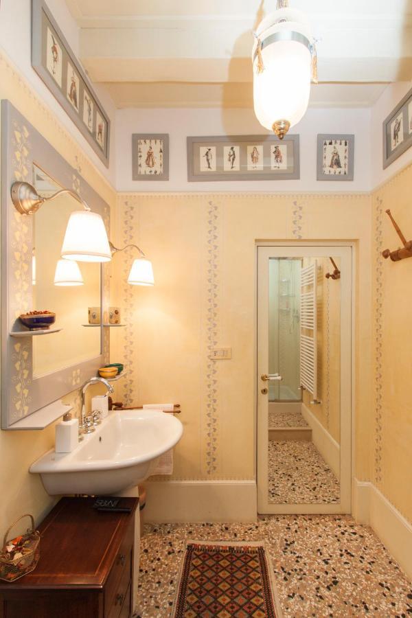 Explore Venice From A Sophisticated Hideaway In San Polo Kültér fotó