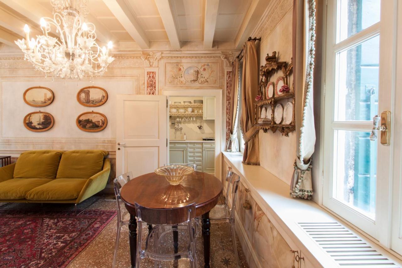 Explore Venice From A Sophisticated Hideaway In San Polo Kültér fotó